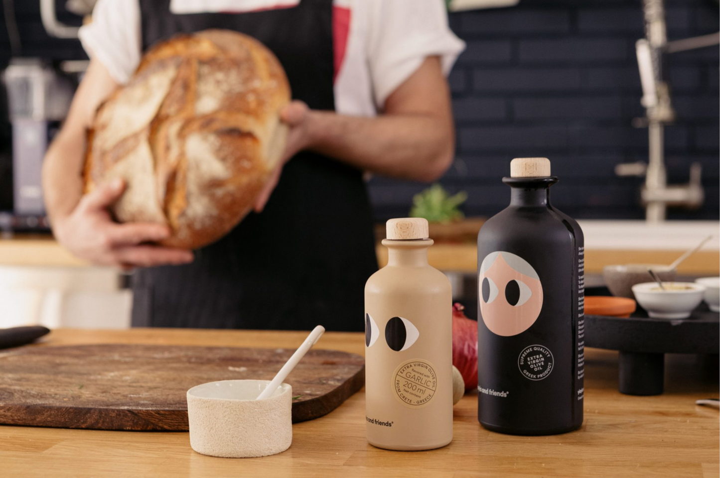 YIAYIA & FRIENDS Extra virgin olive oil with Garlic