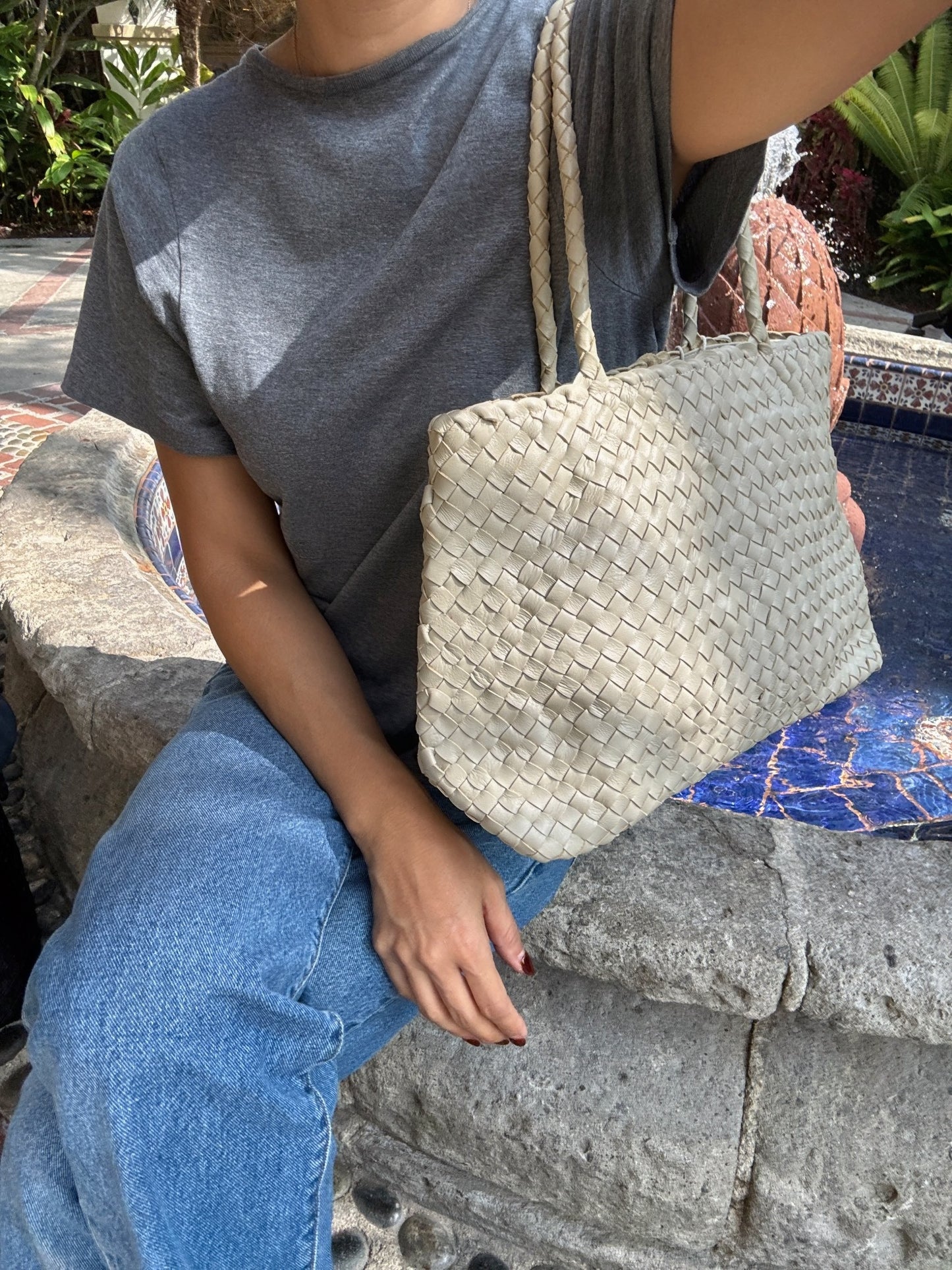 Vintage Mesh Tote Pearl-Dragon Diffusion